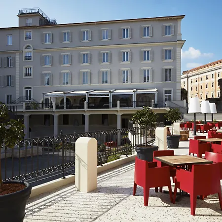 The Building Hotel 4*