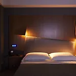 The Building Hotell Rom