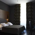 Hotell The Building 4*
