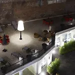 Hotell The Building 4*