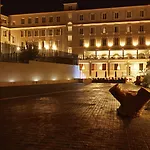 Hotell The Building 4*