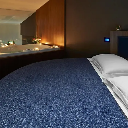 The Building Hotel 4*