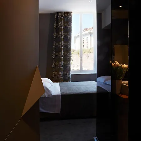 The Building 4*