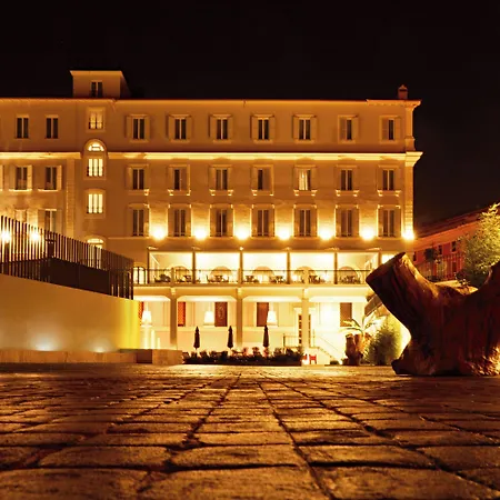 The Building Hotel 4*