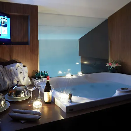 ザ ビルディング ホテル