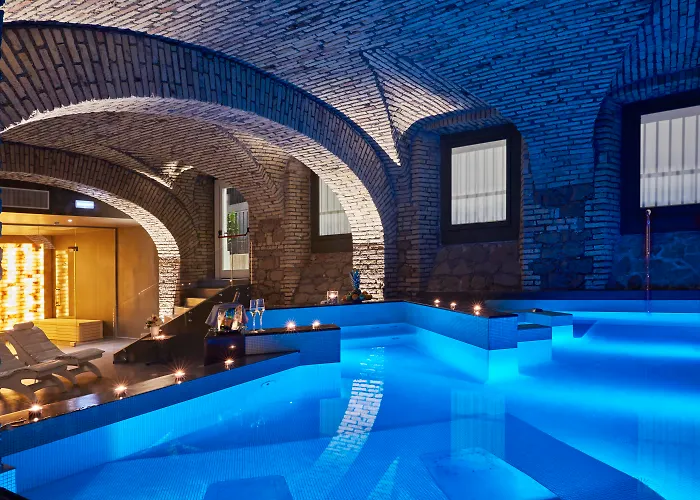 Hotell The Building 4*