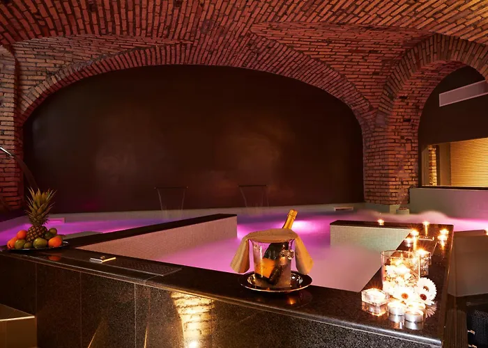 Hotell The Building 4*