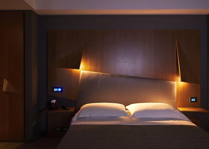 The Building Hotell Rom