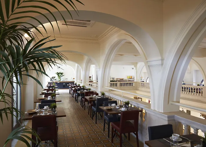 The Building Hotell Rom