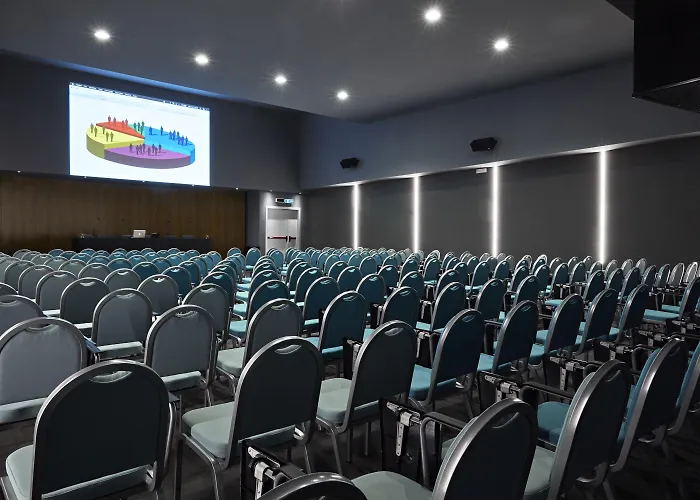 Hotell The Building 4*