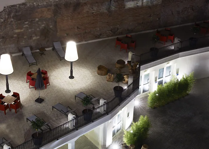 Hotell The Building 4*